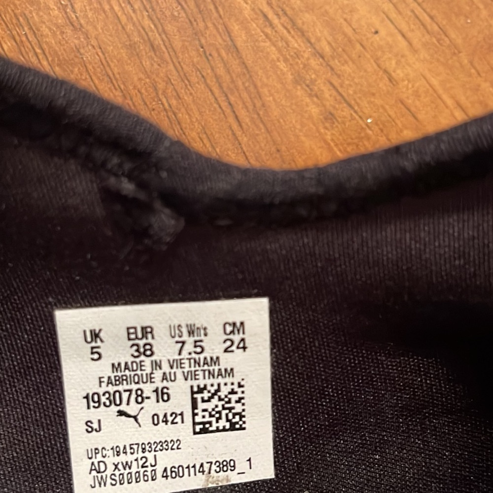 PUMA NEW! Very easy to slip on black puma Athletic shoes! NWT BUT NO BOX - Picture 3 of 9